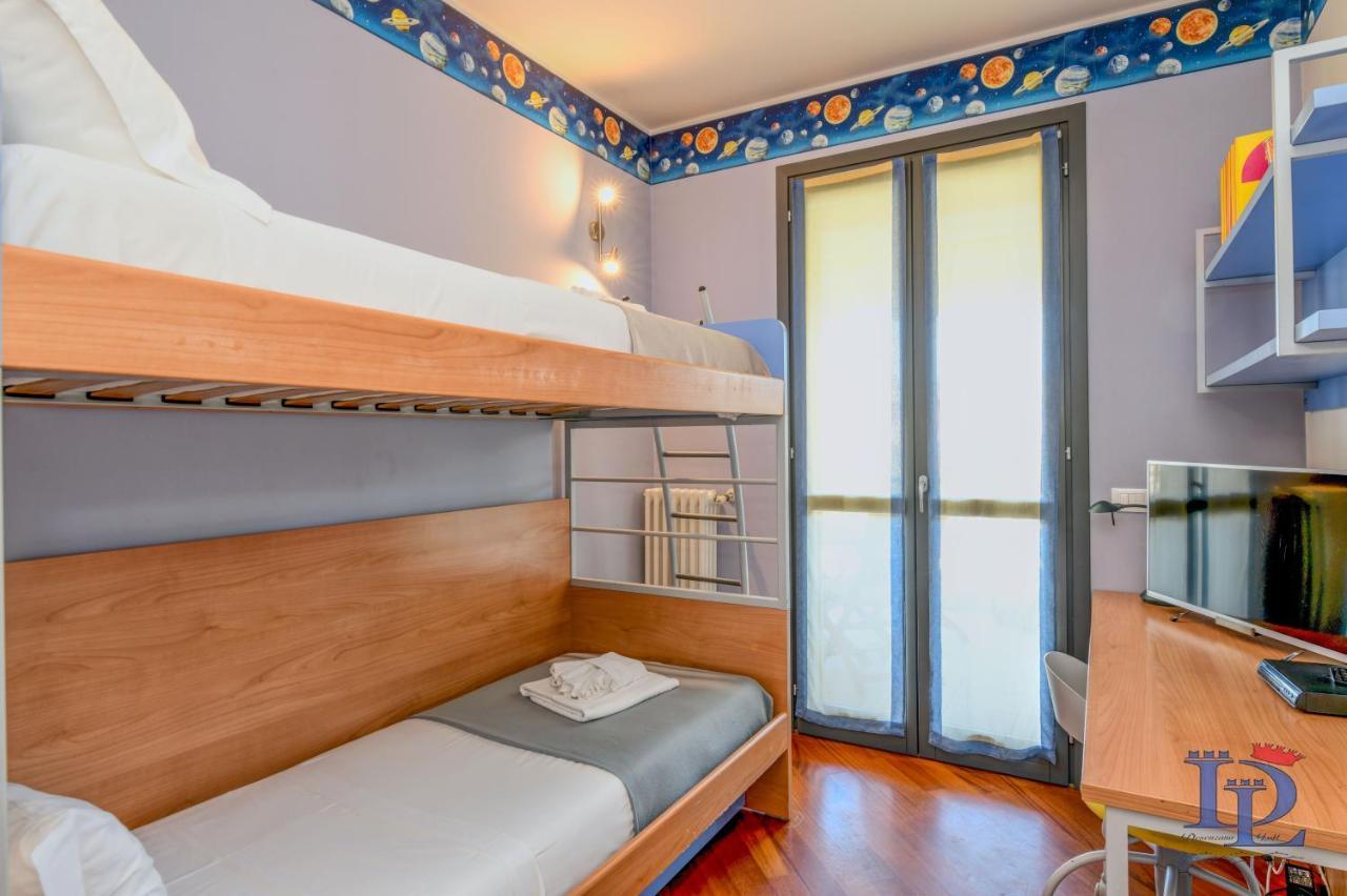 Desenzanoloft Official Partner Marriott Homes & Villas -Butterfly And 5 Pools Family Apartment デセンツァーノ・デル・ガルダ エクステリア 写真