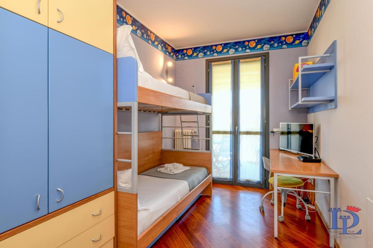 Desenzanoloft Official Partner Marriott Homes & Villas -Butterfly And 5 Pools Family Apartment デセンツァーノ・デル・ガルダ エクステリア 写真