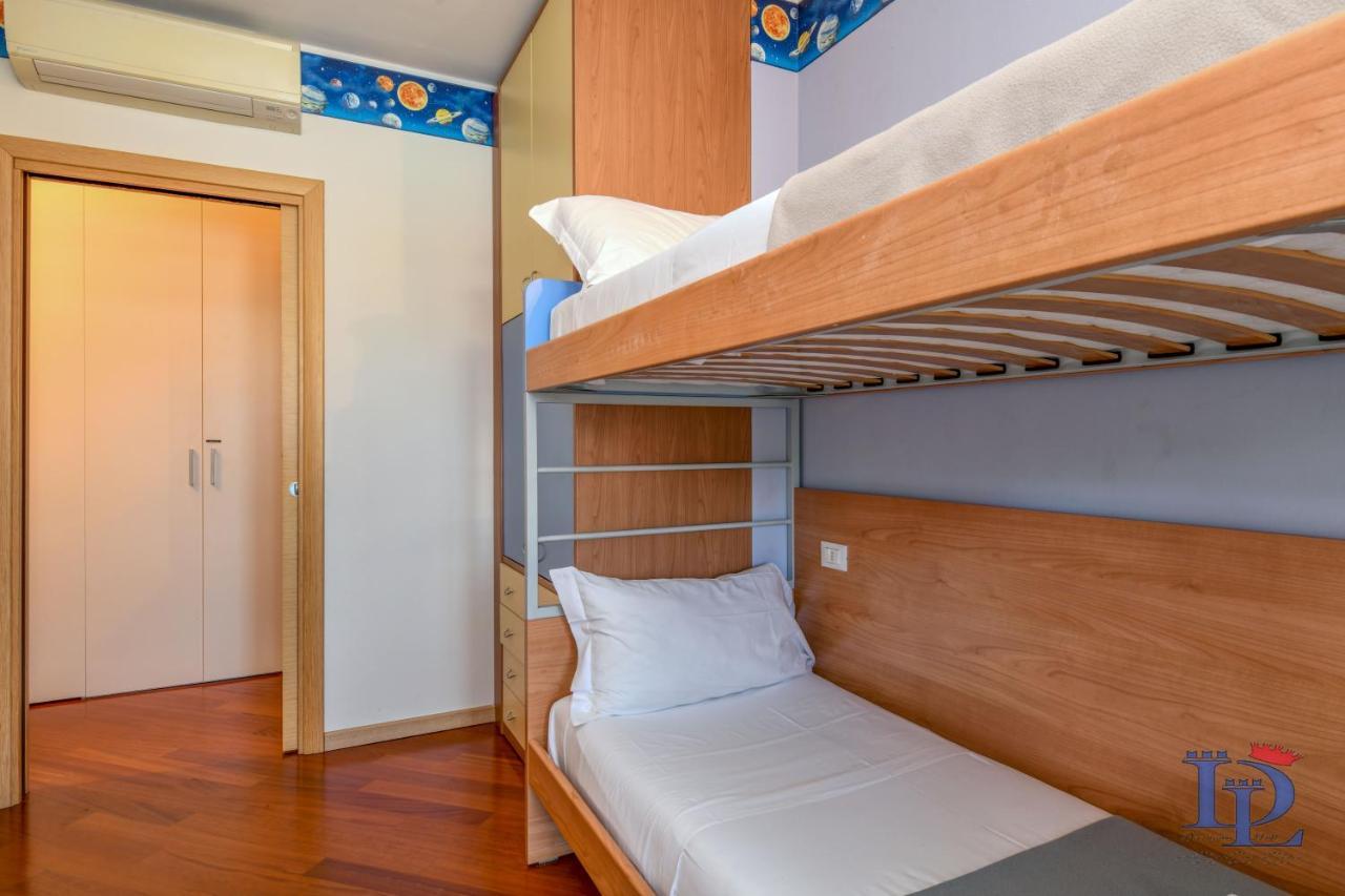 Desenzanoloft Official Partner Marriott Homes & Villas -Butterfly And 5 Pools Family Apartment デセンツァーノ・デル・ガルダ エクステリア 写真