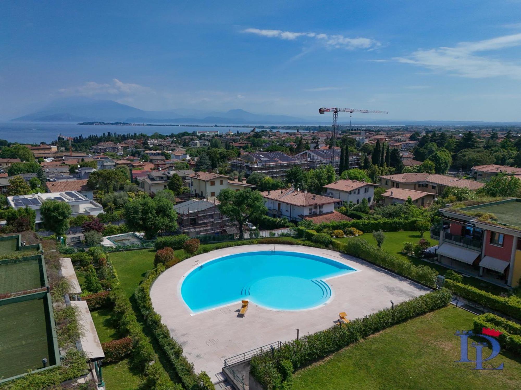Desenzanoloft Official Partner Marriott Homes & Villas -Butterfly And 5 Pools Family Apartment デセンツァーノ・デル・ガルダ エクステリア 写真