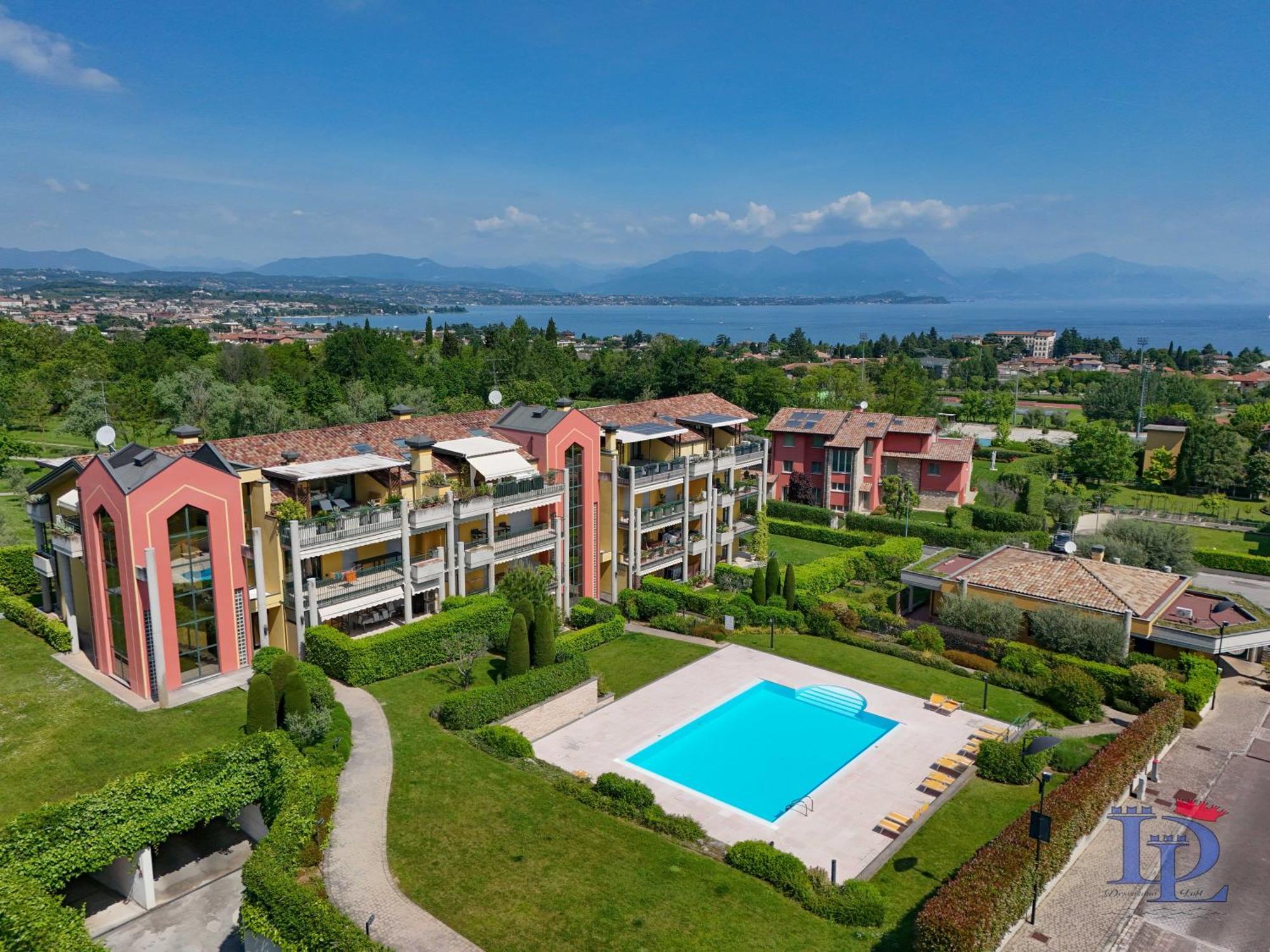 Desenzanoloft Official Partner Marriott Homes & Villas -Butterfly And 5 Pools Family Apartment デセンツァーノ・デル・ガルダ エクステリア 写真